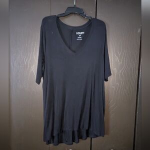 torrid Black V-Neck Short Sleeve Tee